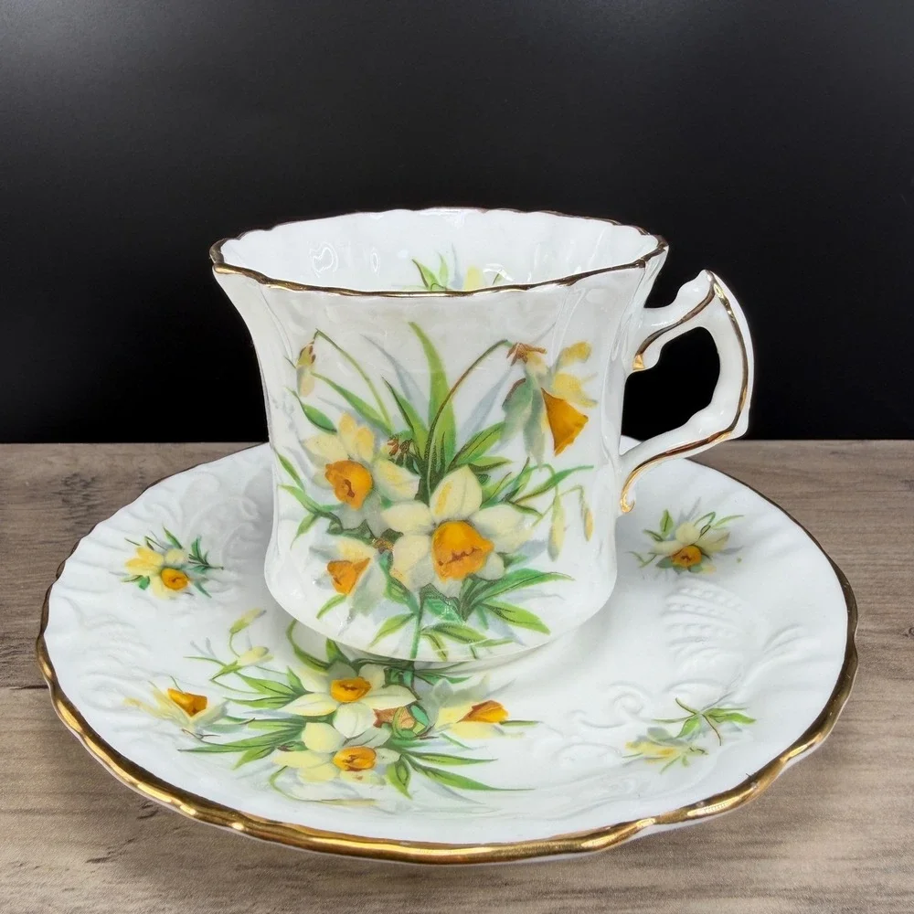Hammersley Bone‎ China Daffodil Teacup and Saucer Set Gold Trim Made in England